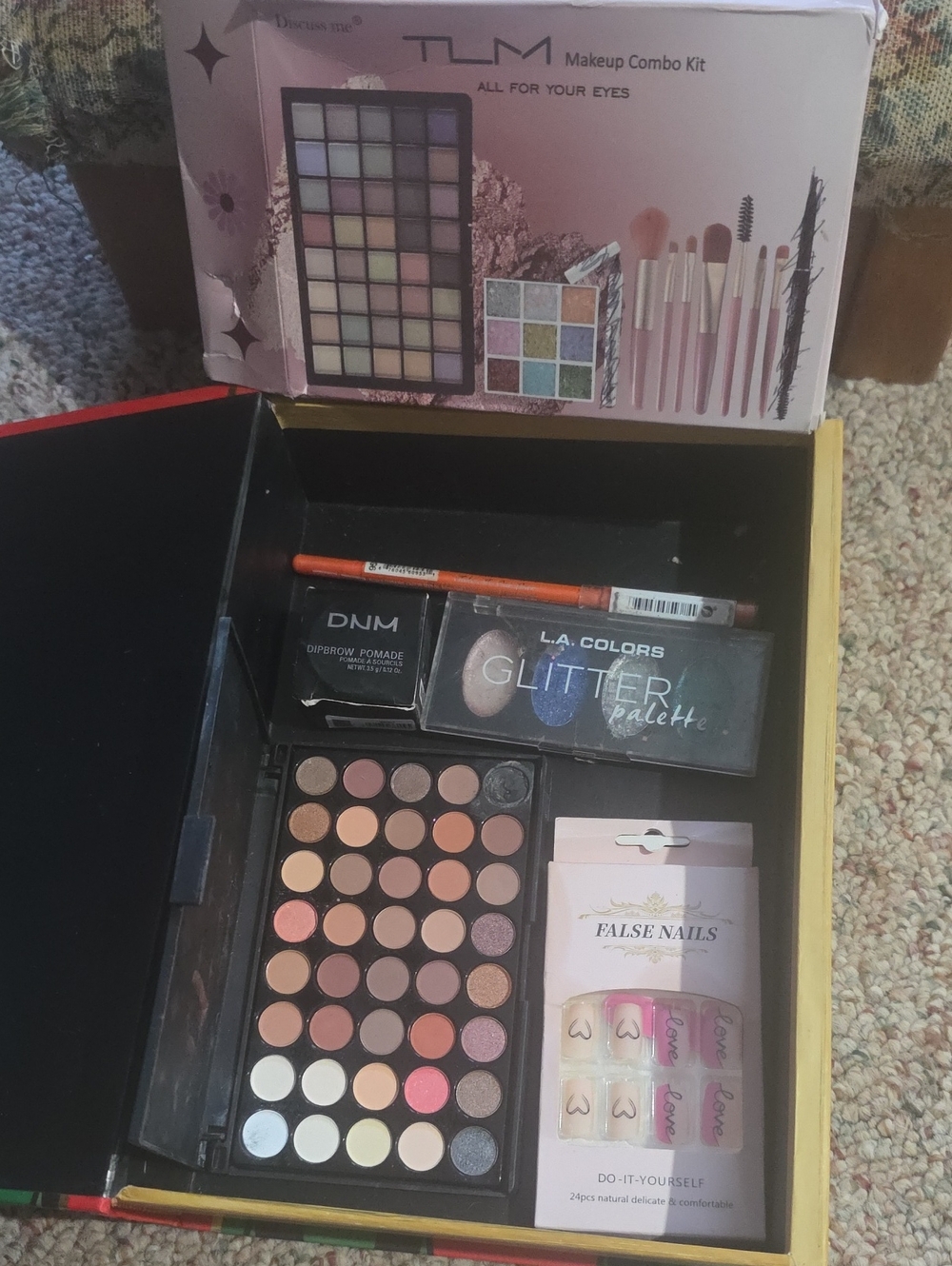 Eyeshadow Palette Makeup Kit in Pink - Multi-Color Eye Makeup Set